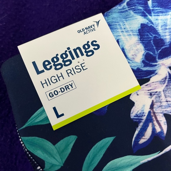 NWT Old Navy High Rise Go Dry leggings - Picture 3 of 5